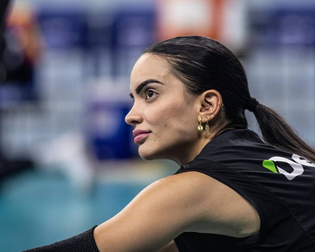A jogadora de vôlei Natinha