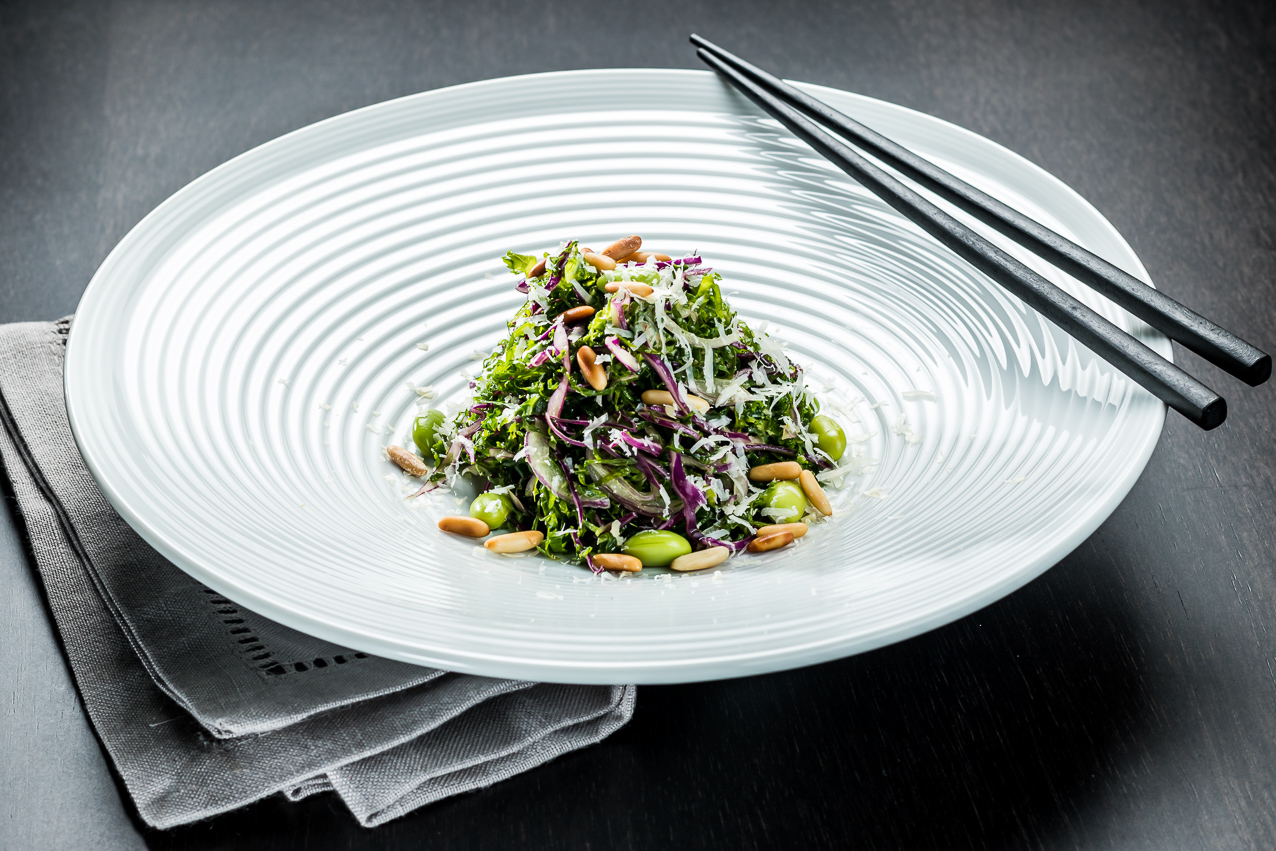 Salada de Kale com molho Tahine
