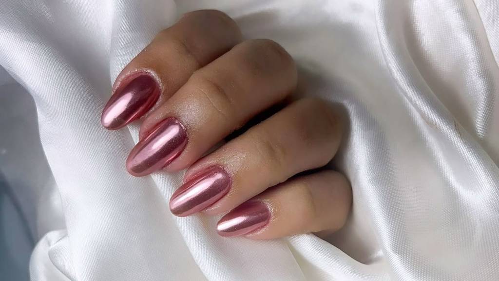 4 combinações de esmaltes para unhas charmosas e delicadas no verão