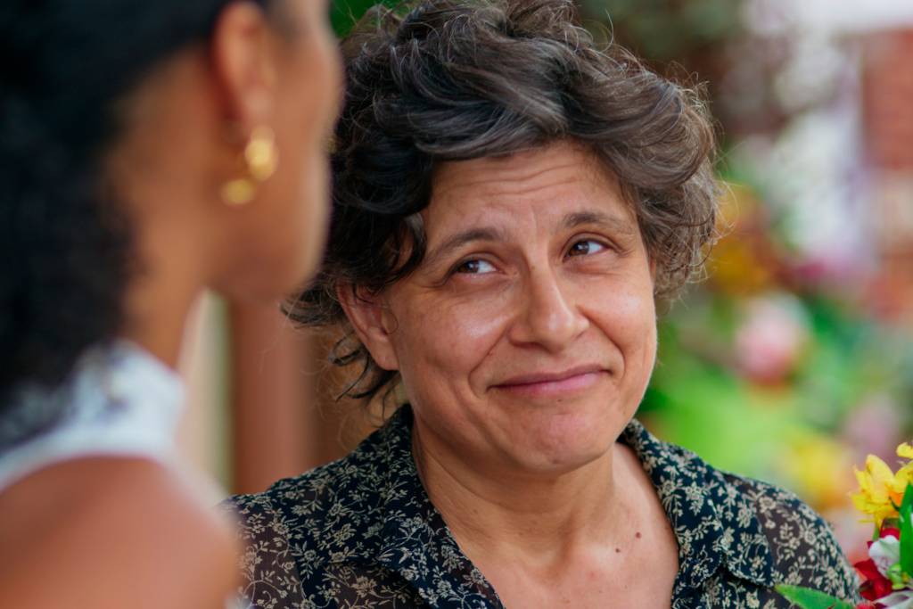 Georgette Fadel vive a ex-presidiária Nara na novela Beleza Fatal