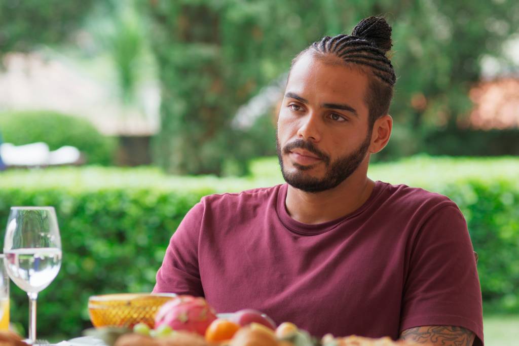 Enzo Romaní interpreta Gabriel na novela Beleza Fatal