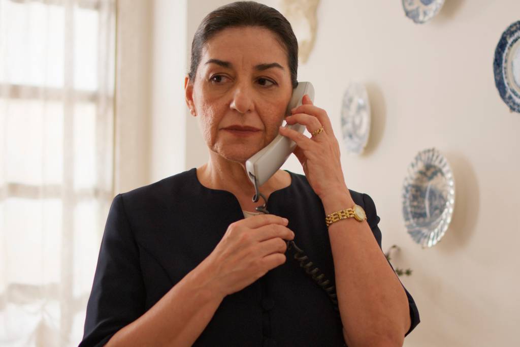 Patricia Gaspar é Ramona, empregada dos Argento na novela Beleza Fatal