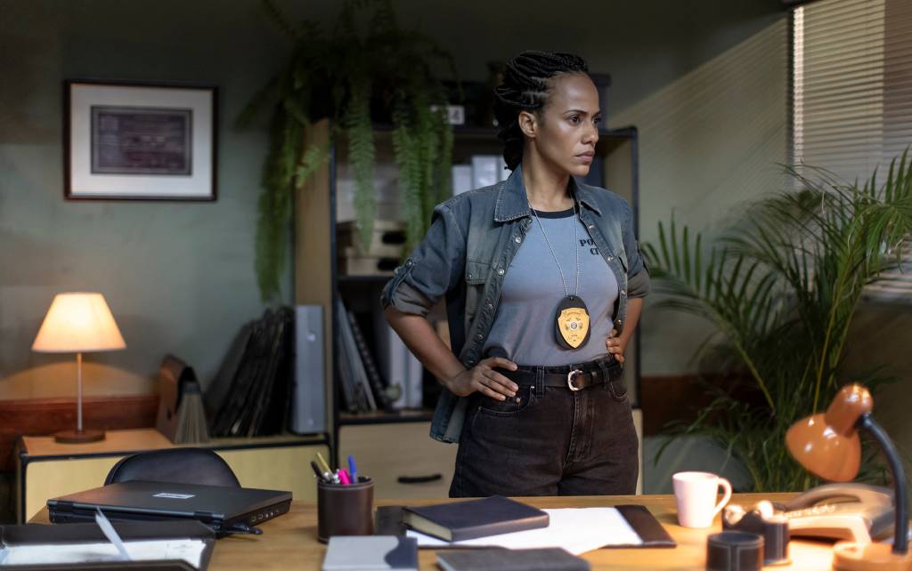 Naruna Costa é Viviane, que larga a polícia após receber proposta dos Argento na novela Beleza Fatal