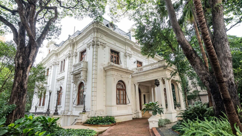 Casa Clã acontece no Casarão Higienópolis, uma construção histórica