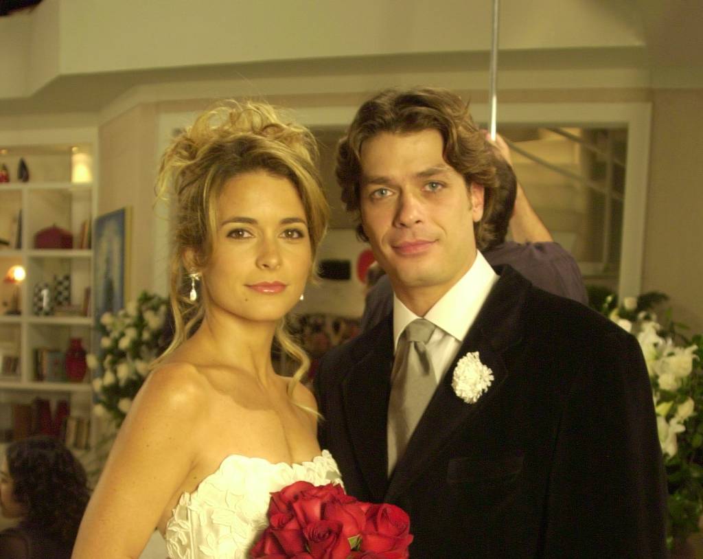 Cláudia Abreu e Fábio Assunção como Laura e Renato na novela 
