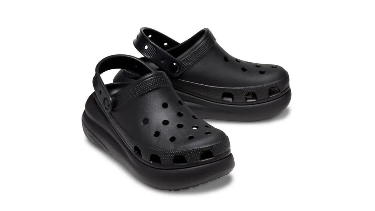 Imagem da sandália Crocs no modelo plataforma