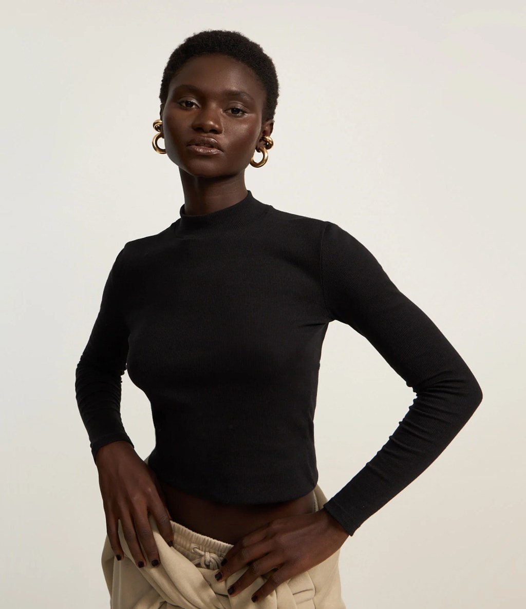 Blusa de gola alta preta