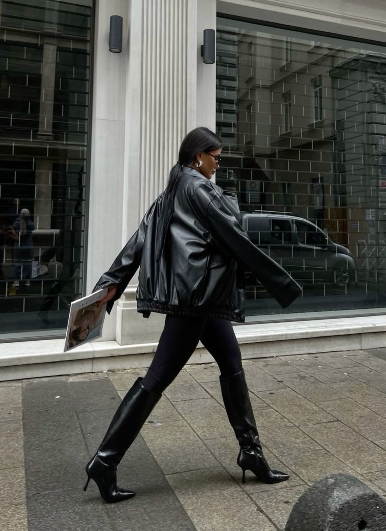 Visual fashionista com proporções oversized