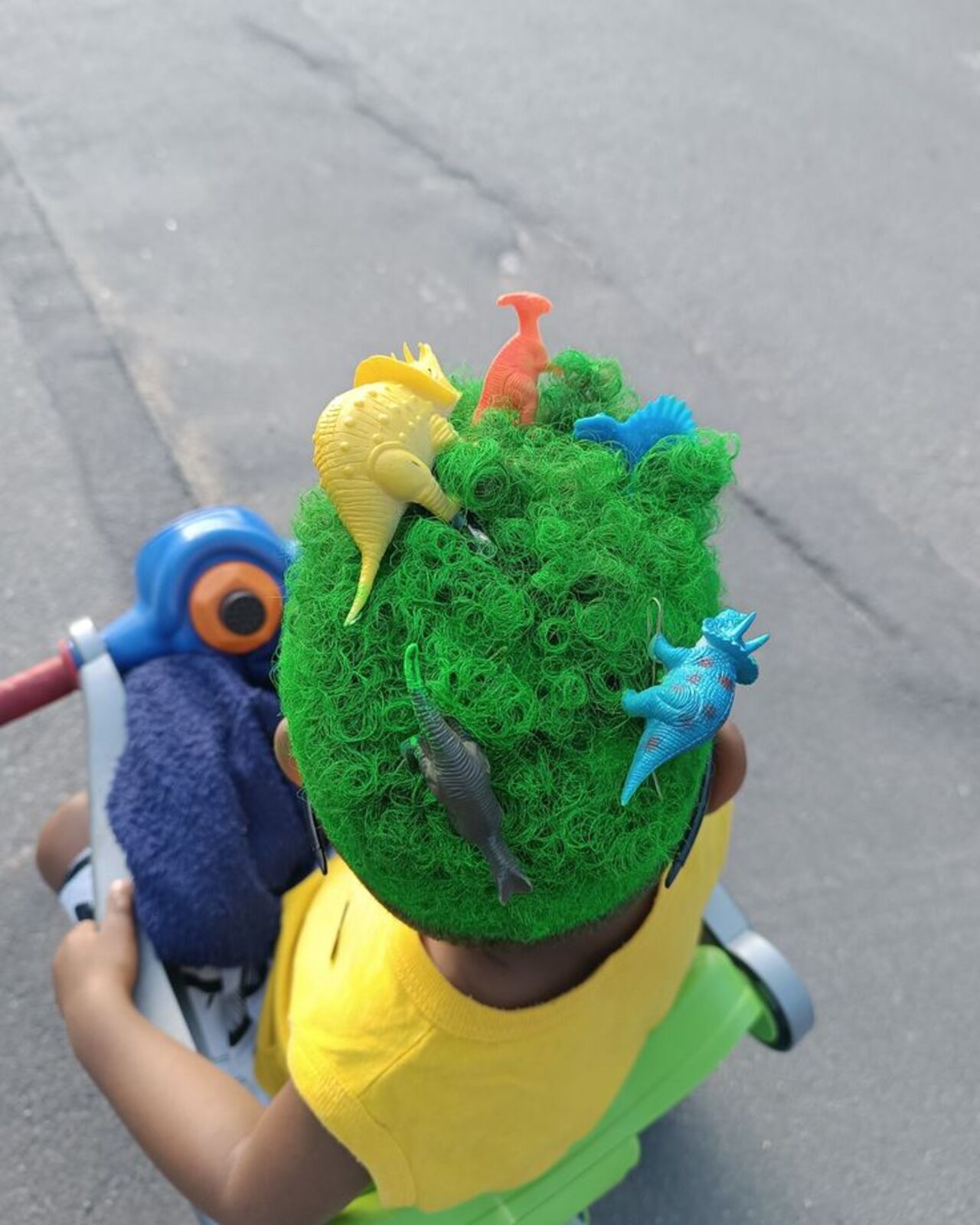 Cabelo maluco inspirado em dinossauro