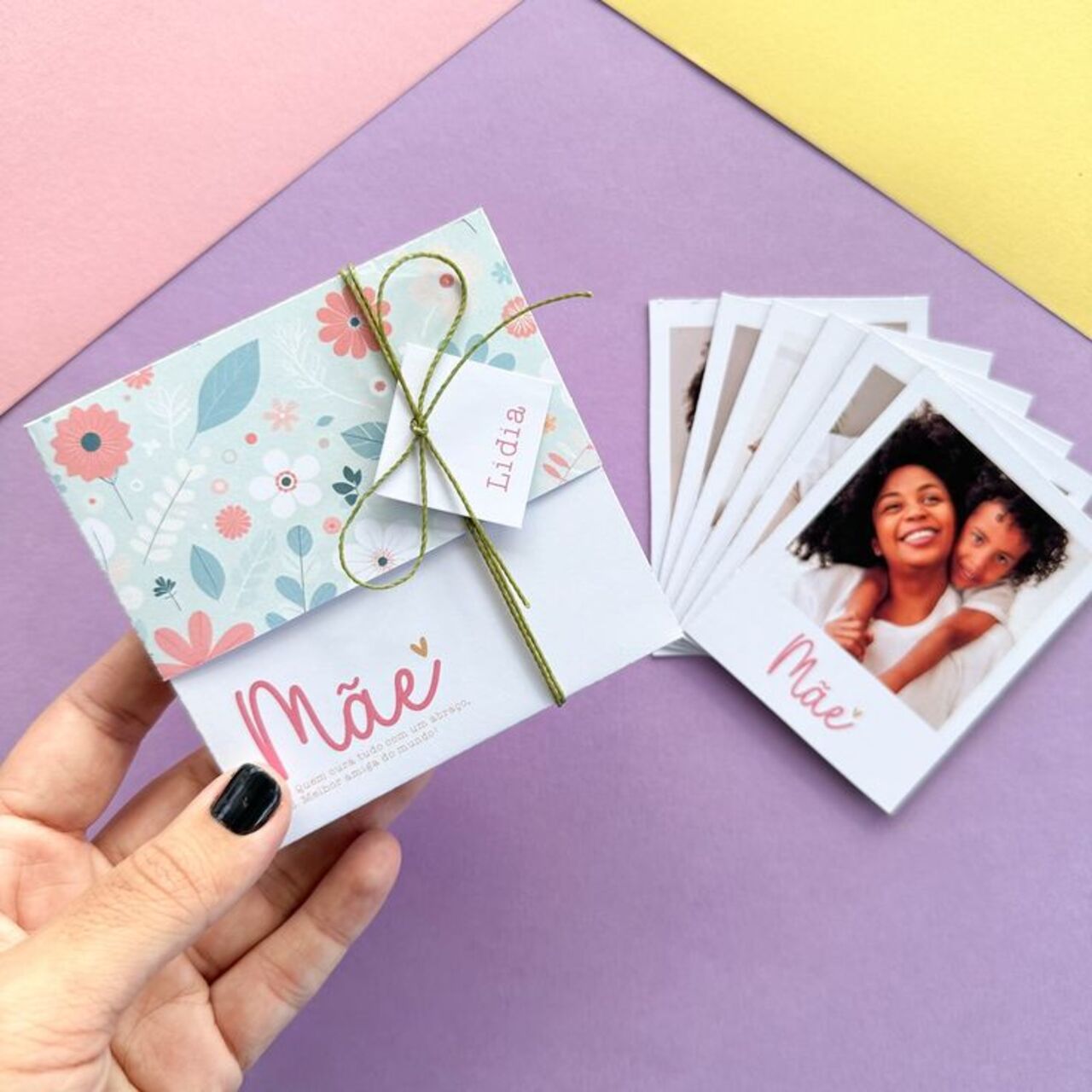 Polaroids são formas de lembrar do afeto maternal através das fotos.