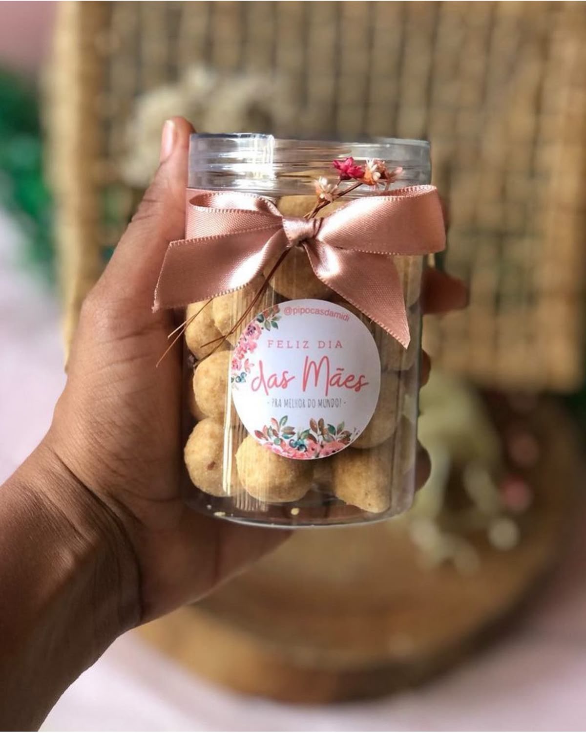 Uma porção de biscoitos saborosos pode adoçar o dia de uma mãe.