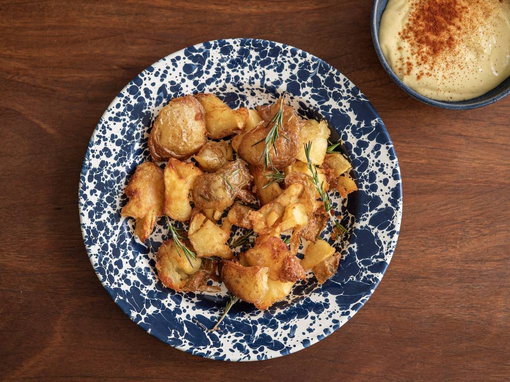 Batata rústica com aioli da chef Paola Carosella