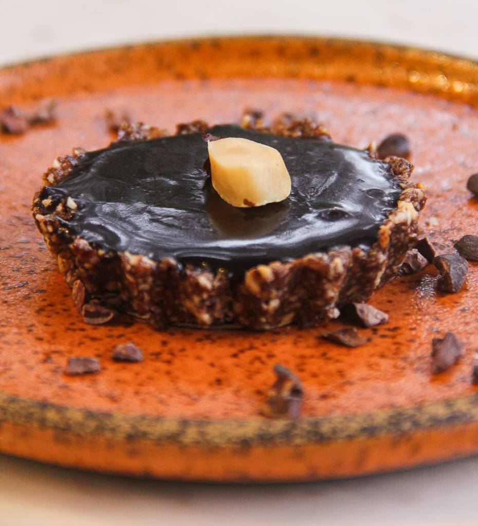 Tortinha de chocolate para fazer com as crianças na Páscoa