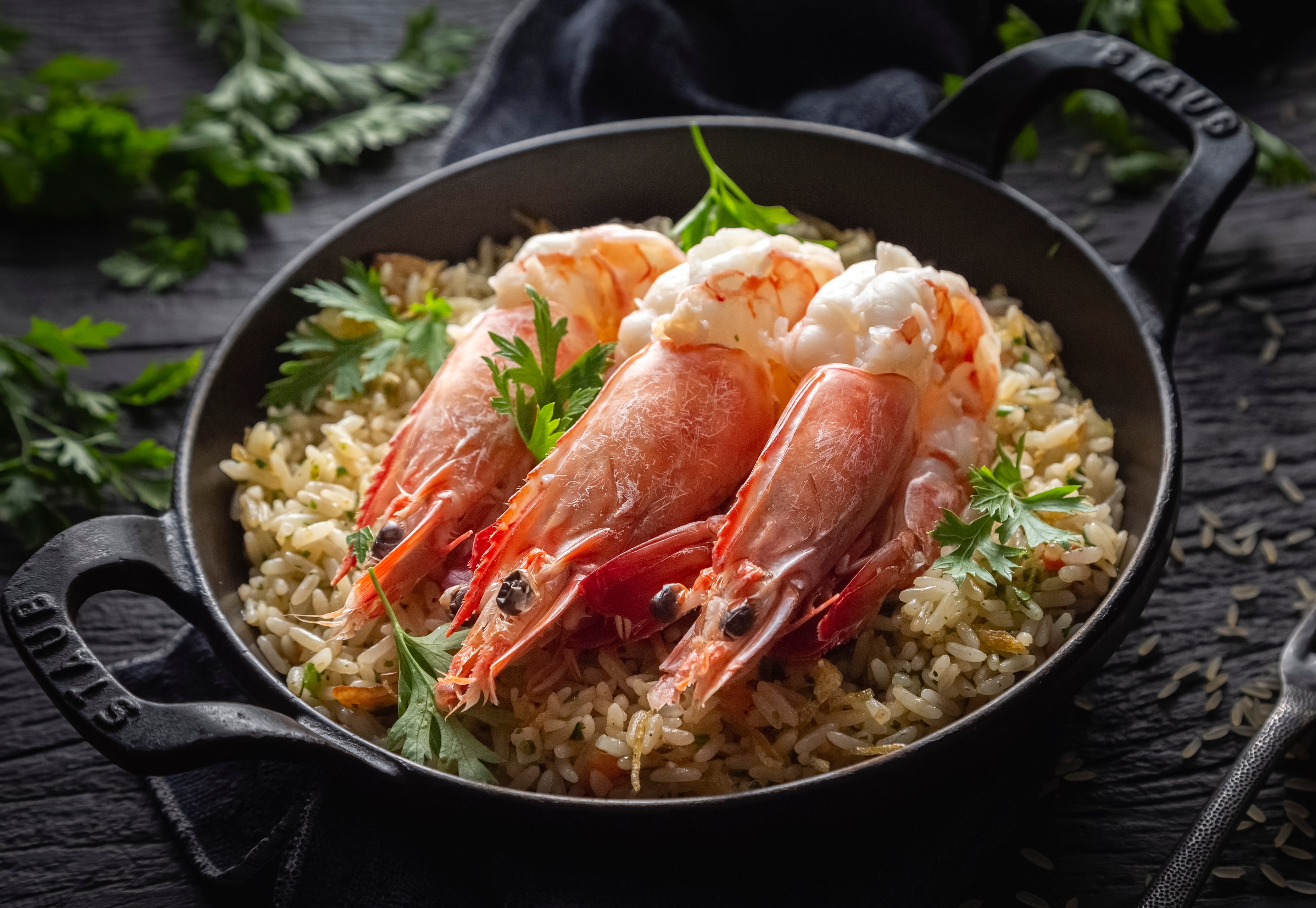 Arroz de camarão al ajillo, do restaurante Torero Valese, é opção no Dia das Mães