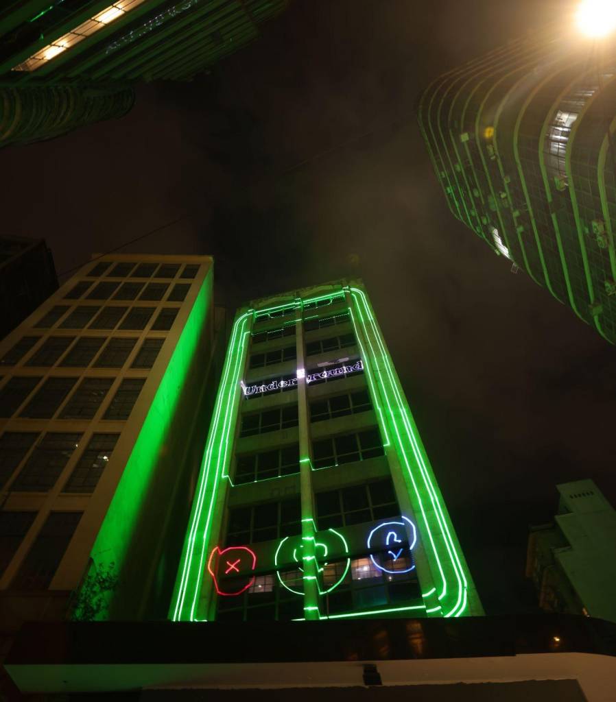 Single Night Bar ocupa quatro andares do edifício Misericórdia, no centro histórico de São Paulo