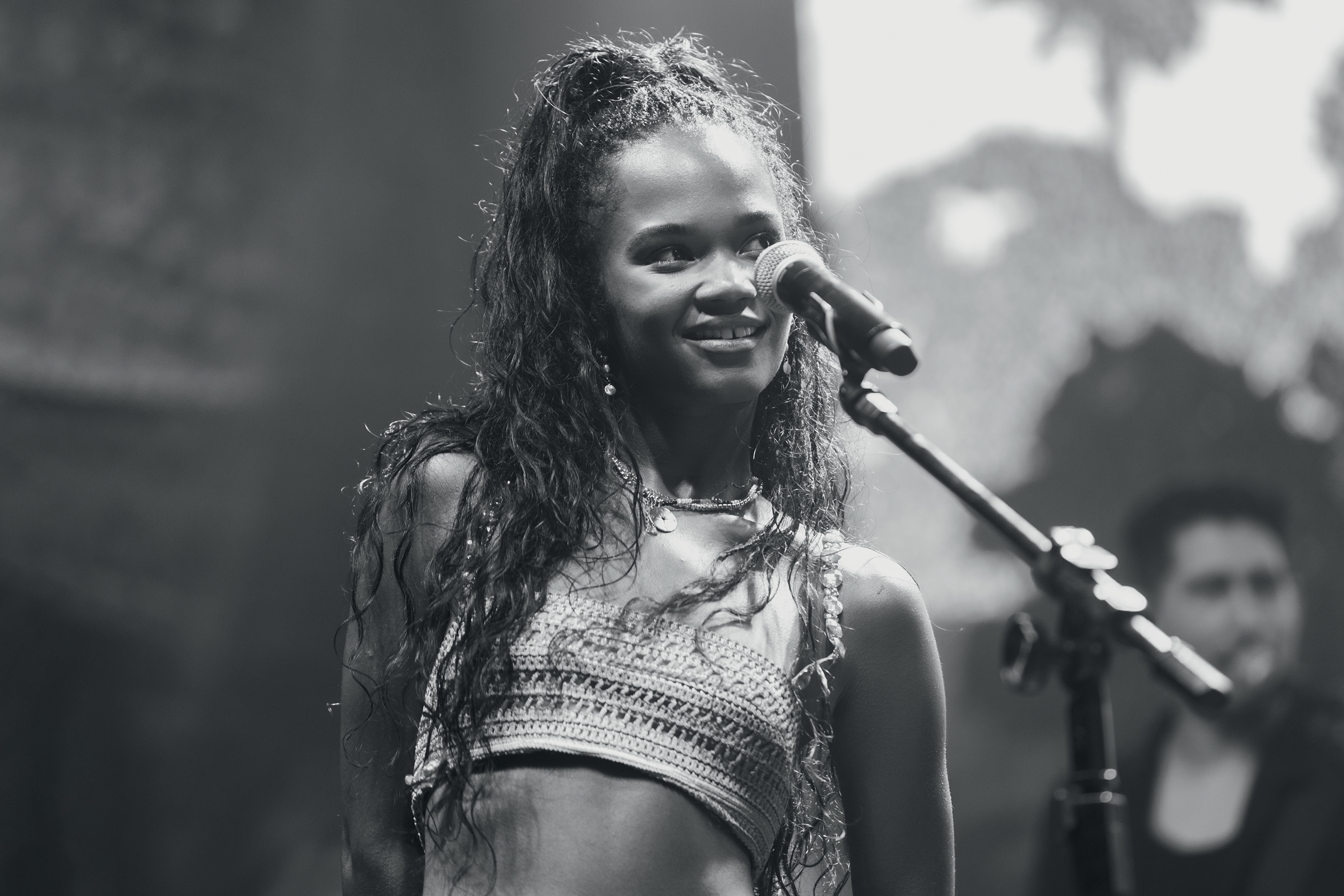 Conheça Agnes Nunes, jovem cantora que é atração do C6 Fest