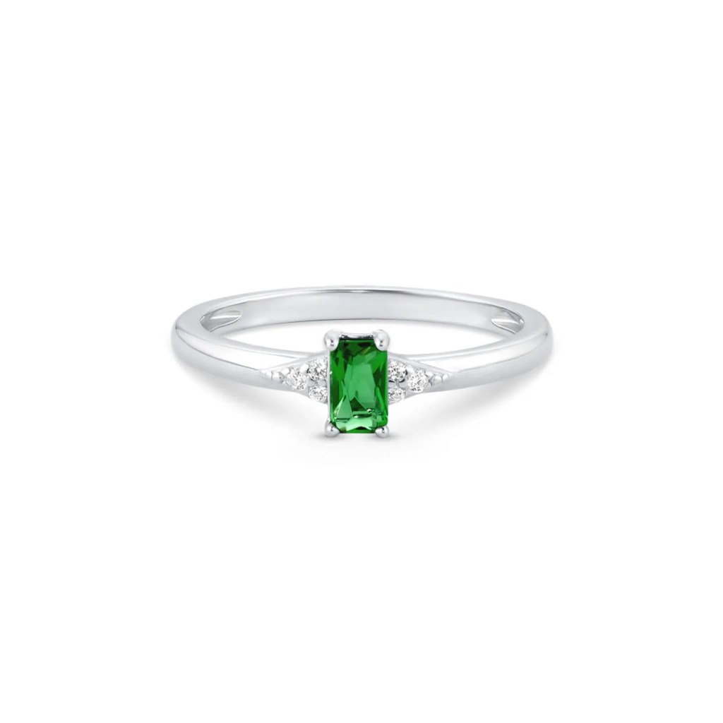 Anel prata com um pingente verde