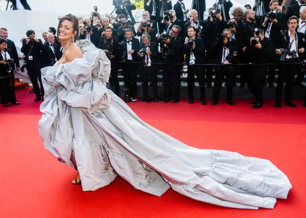 Cannes: festival proíbe nudez e volume; veja os looks mais polêmicos
