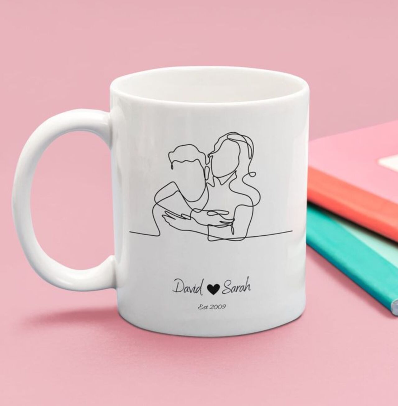 Caneca com ilustração de foto do casal.