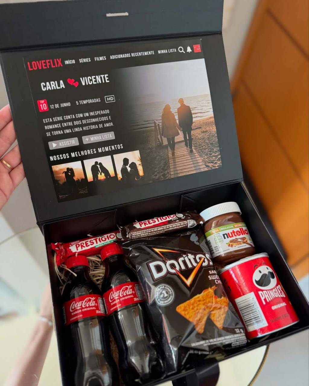 cestas-dia-dos-namorados (13) Esta cesta inspirada na Netflix é certeira para os casais cinefilos.