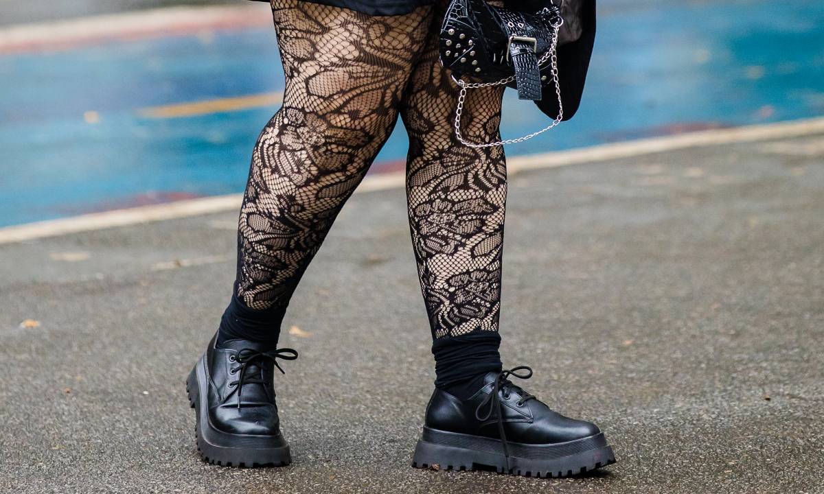 Sapato derby monocromático é um dos modelos que conquistou as mulheres