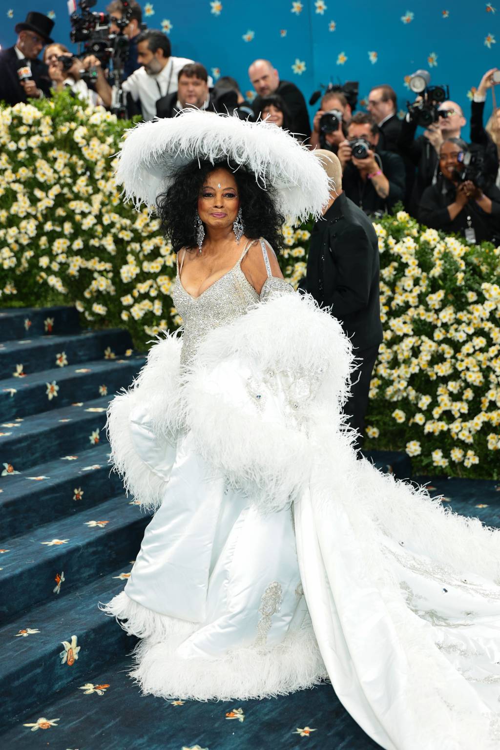 The 2025 Met Gala Celebrating “Superfine: Tailoring Black Style” – Arrivals Look de Diana Ross no MET Gala 2025 viraliza