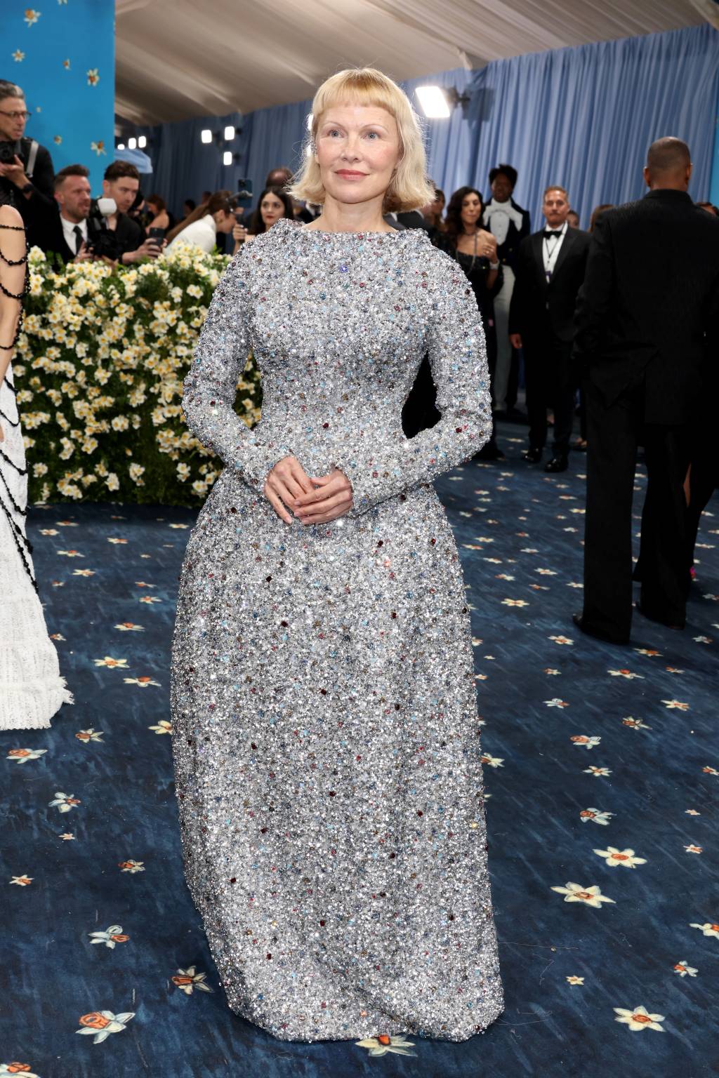 The 2025 Met Gala Celebrating “Superfine: Tailoring Black Style” – Arrivals Look de Pamela Anderson no MET Gala 2025