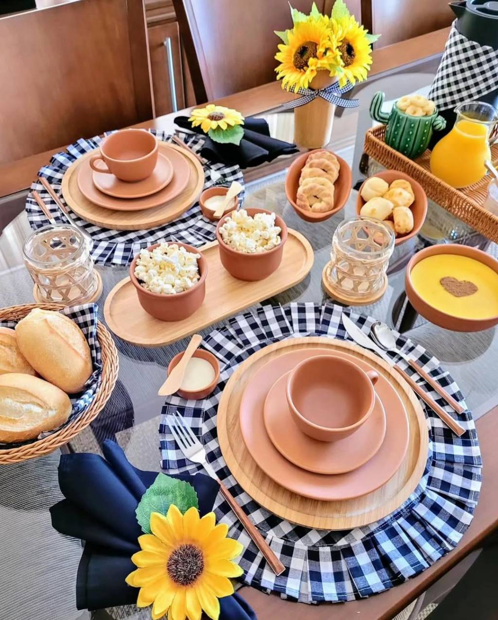 mesa-posta-para-festa-junina-em-casa Como decorar a mesa posta para a festa junina