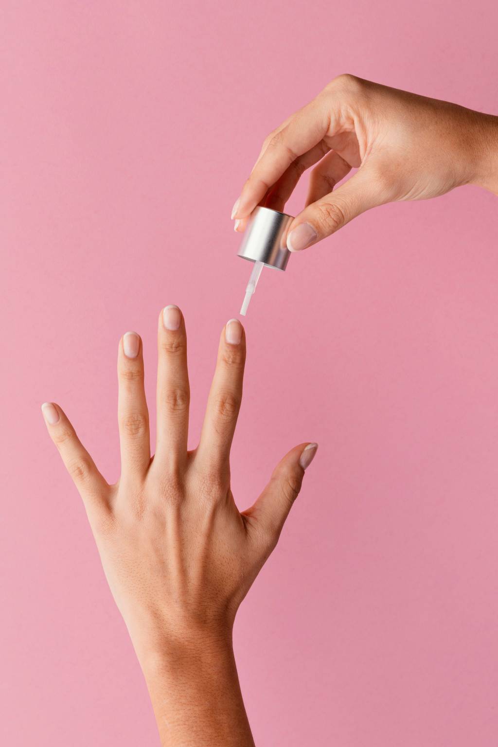 produtos-unhas-baratinhos (7) Os top coats são essenciais para uma finalização impecável.
