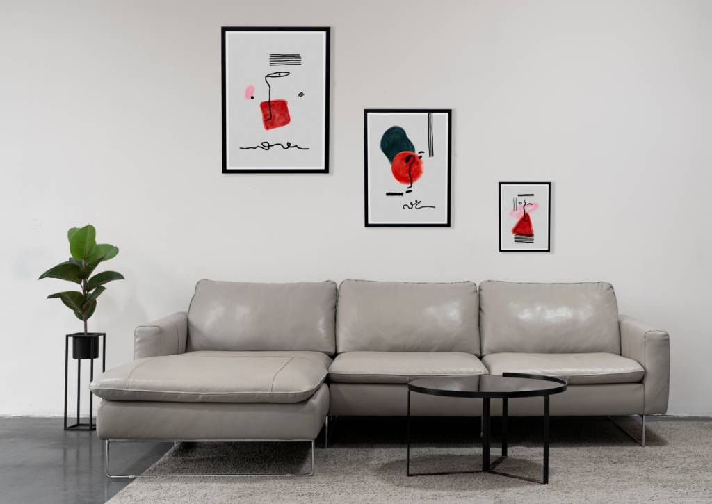 transformar-parede-branca-sem-gastar-muito Quadros garimpados em lojas e feiras melhoram a decoração da parede branca
