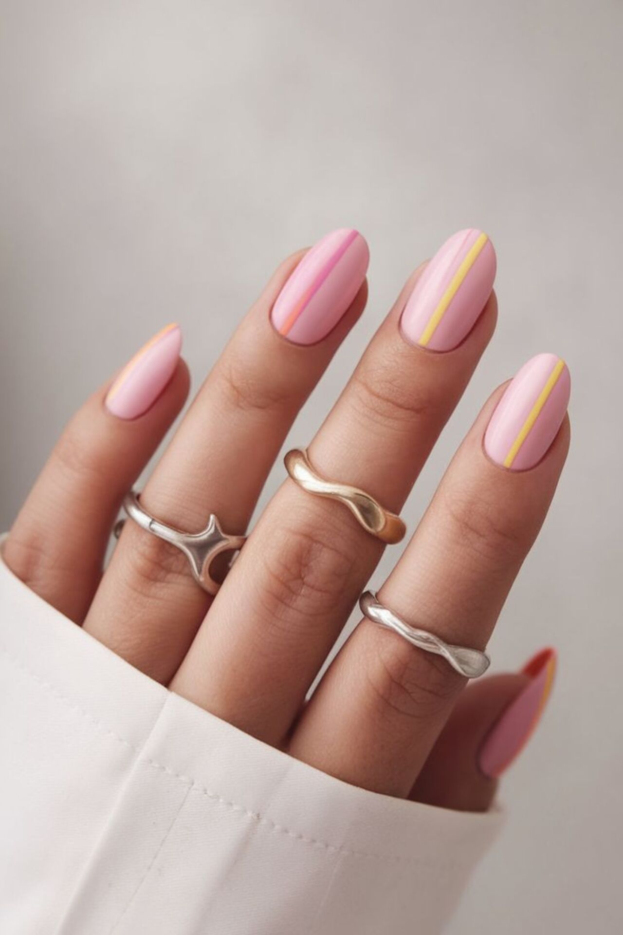 Cores pastéis caem bem para unhas criativas.