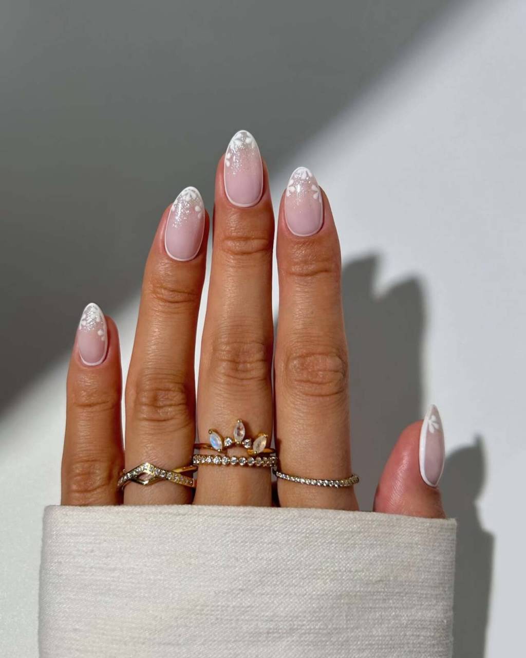 unhas-redondas-decoradas (10) Para não errar no inverno, aposte nessa decoração.