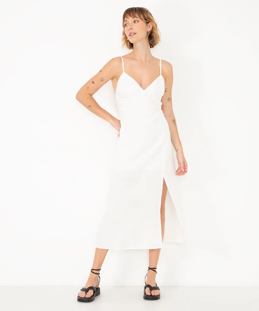 Vestido branco com decote lateral