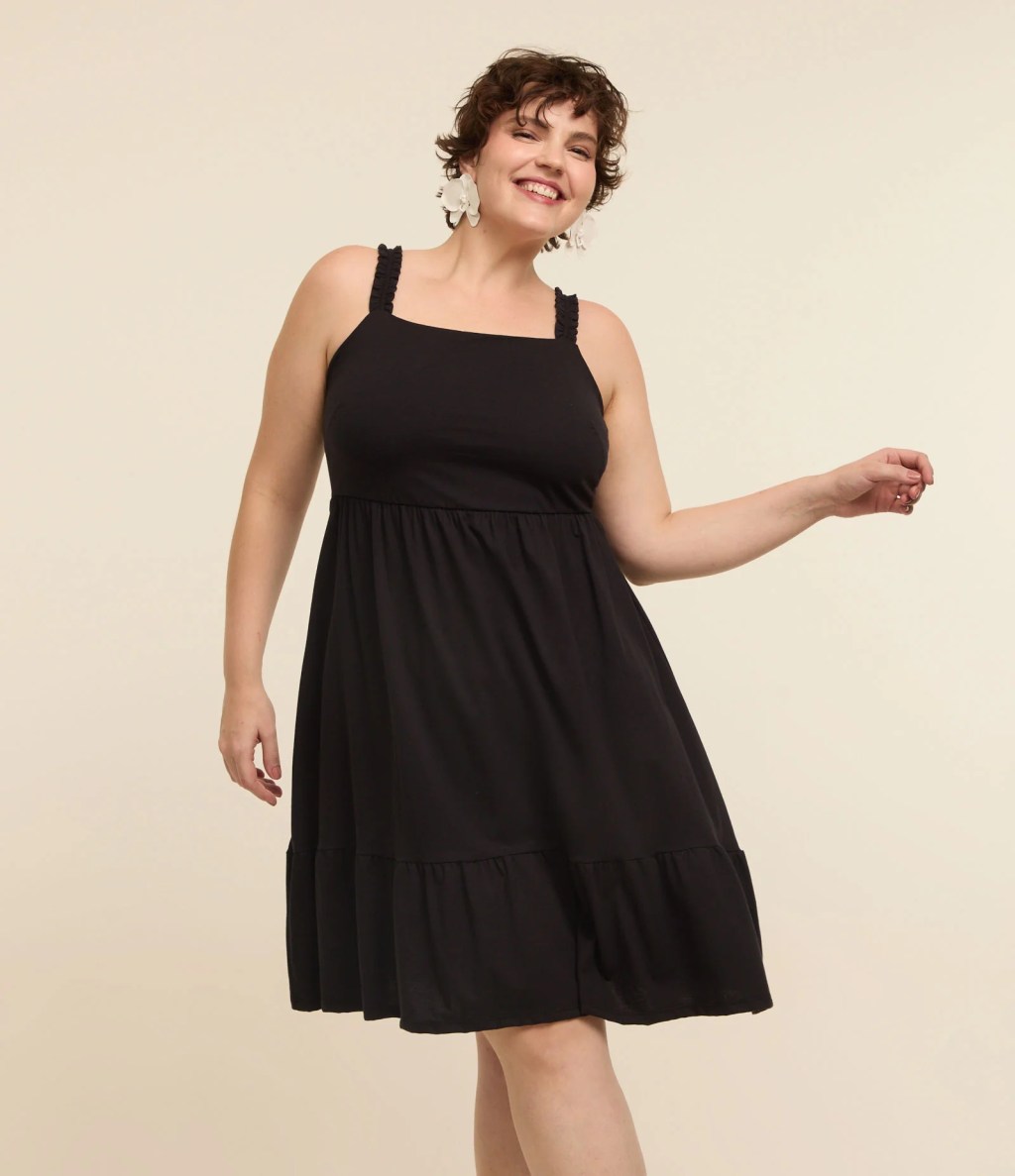 Vestido preto rodado