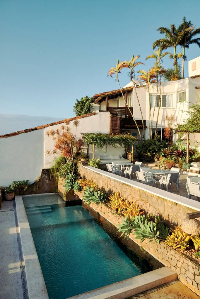 A piscina aquecida instalada próxima ao 74 Restaurant. Ali, com um Aperol Spritz na mão, é possível simplesmente deixar o tempo passar