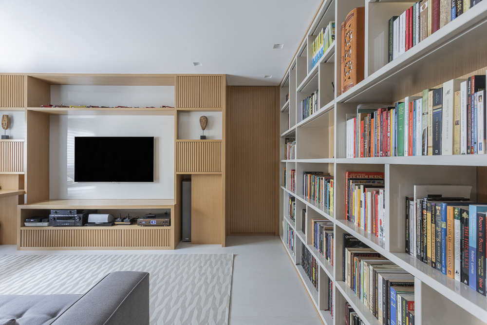 Os livros ocupam o espaço na decoração com funcionalide