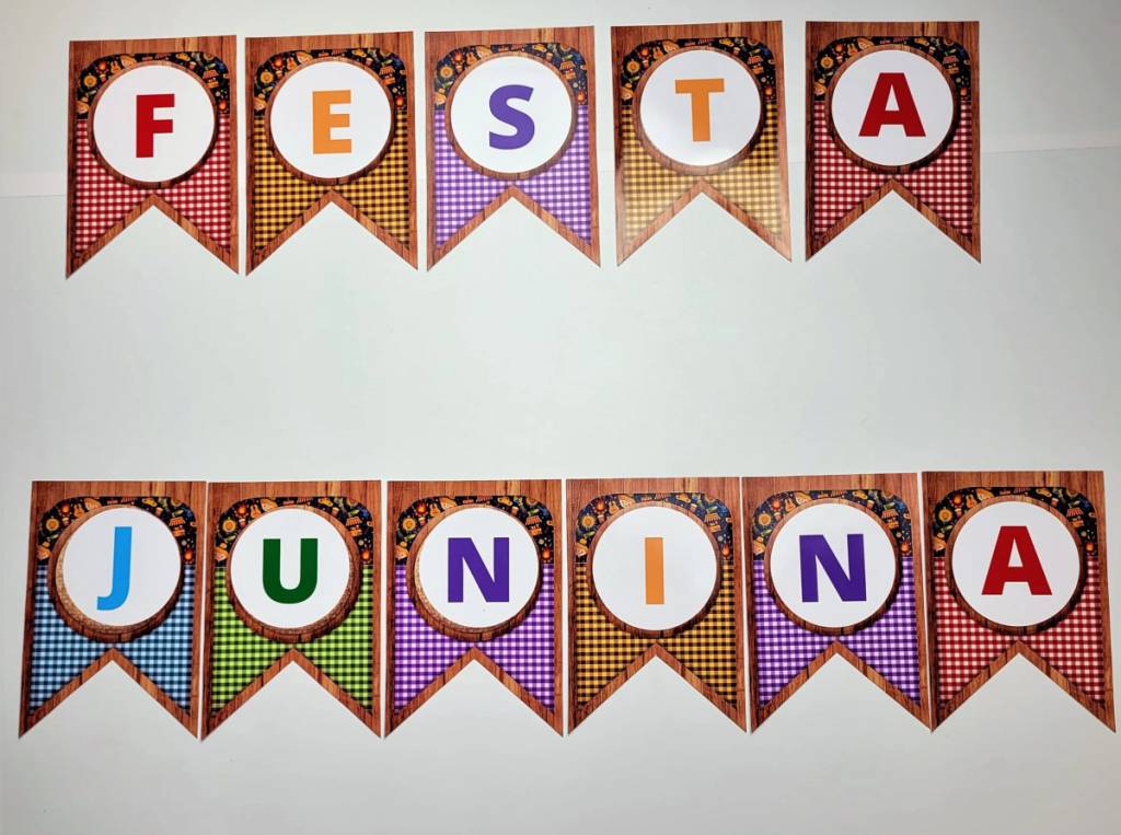 bandeirinha-festa-junina-letra Bandeirinhas com letras ou palavras vão enfeitar sua festa junina