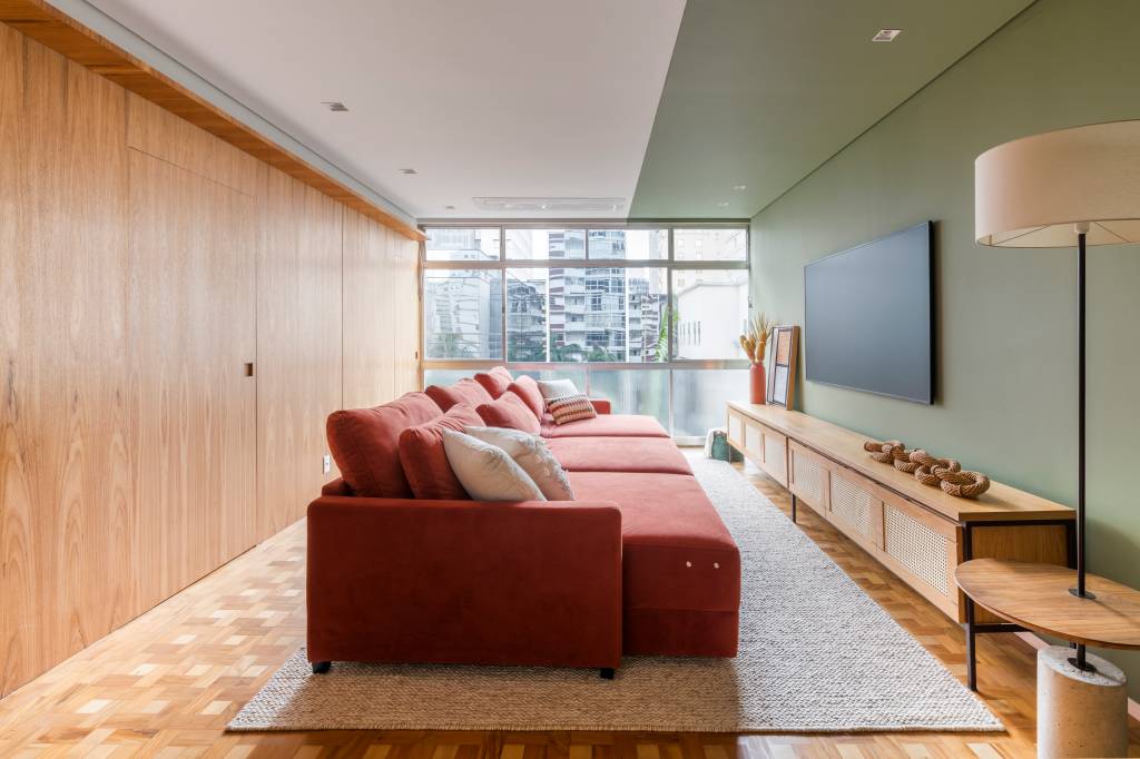 decoracao-casa-sofa-terracota Como usar sofá colorido na decoração