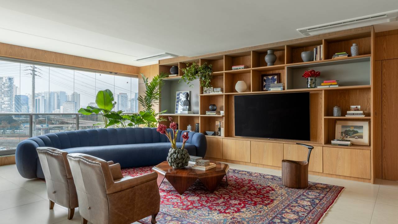 Como usar sofá colorido na decoração