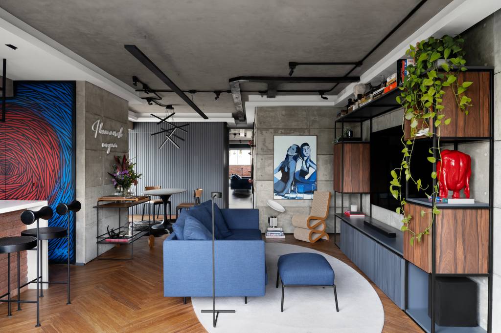 decoracao-industrial-sofa-colorido-azul Como usar sofá colorido na decoração