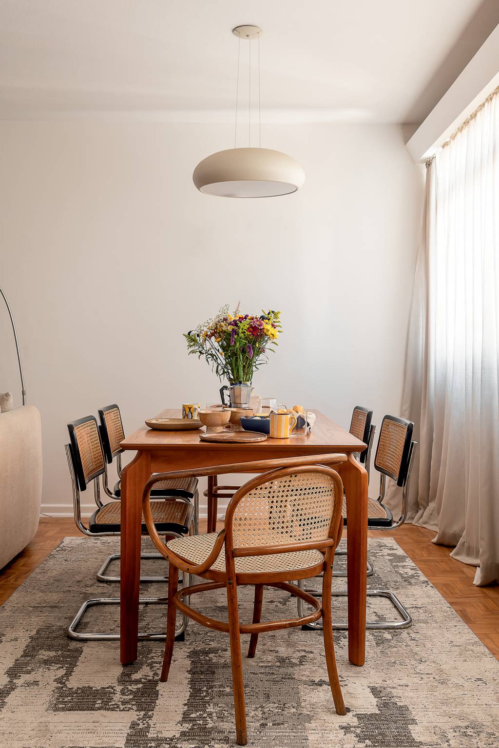 decoracao-sala-de-jantar-boho O lar de Gui e Tavio na revista CLAUDIA