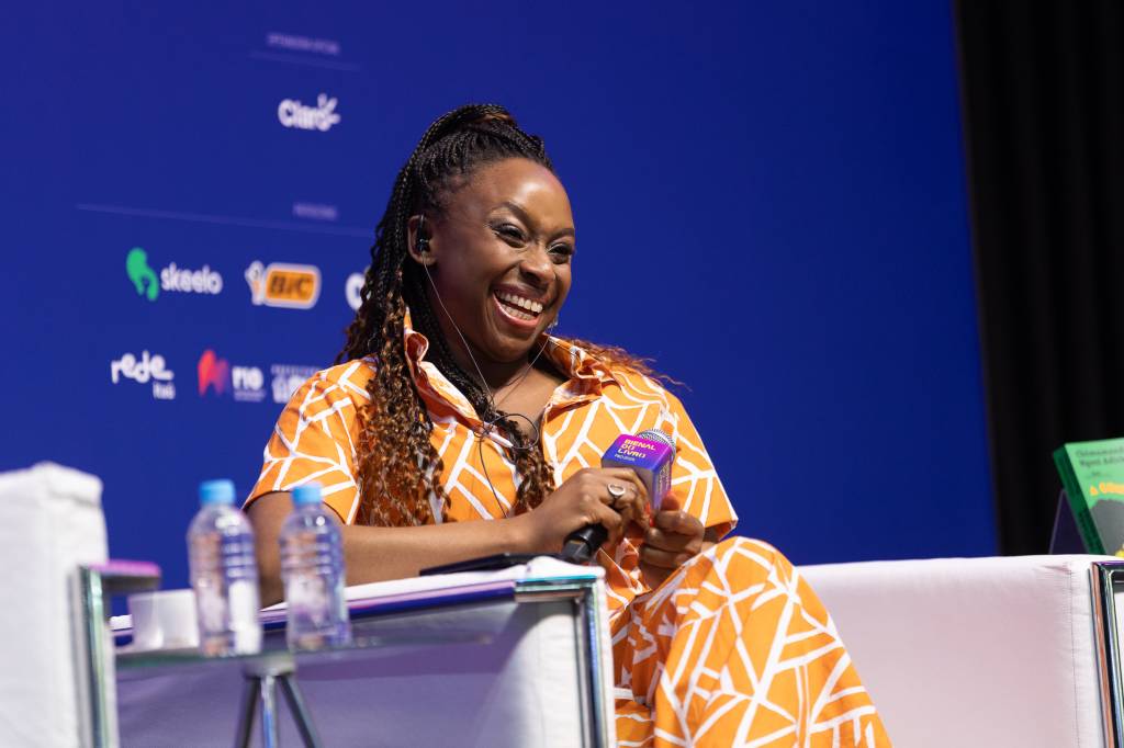 destaques-bienal-do-livro (3) Chimamanda durante abertura da Bienal do Livro