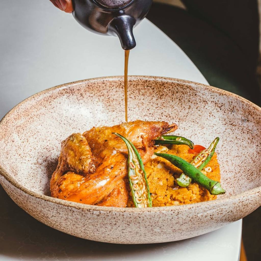 galeto-confitado-cuscuz-caipira-terraco-jardins Restaurantes com culinária caipira em São Paulo