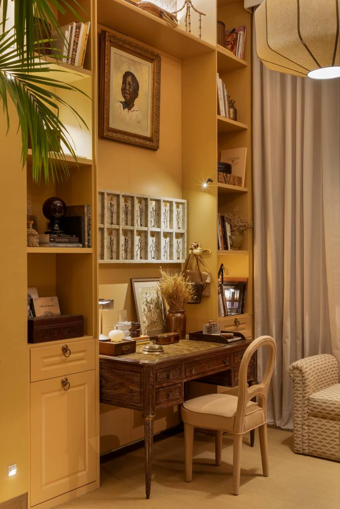 parede amarela amado hotel A cor amarela está em alta em projetos decorativos.