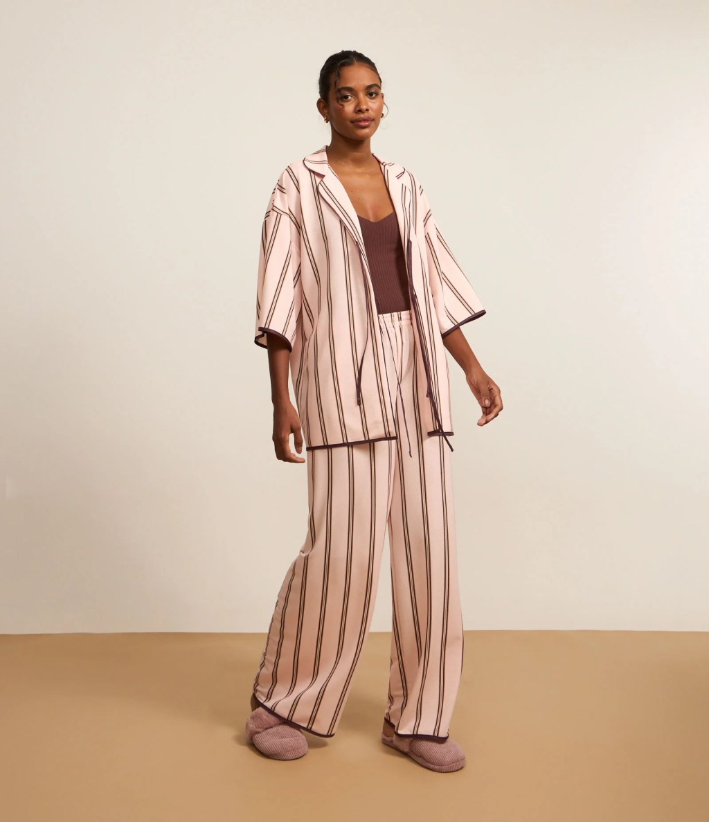 Pijama americano longo com listras vermelhas