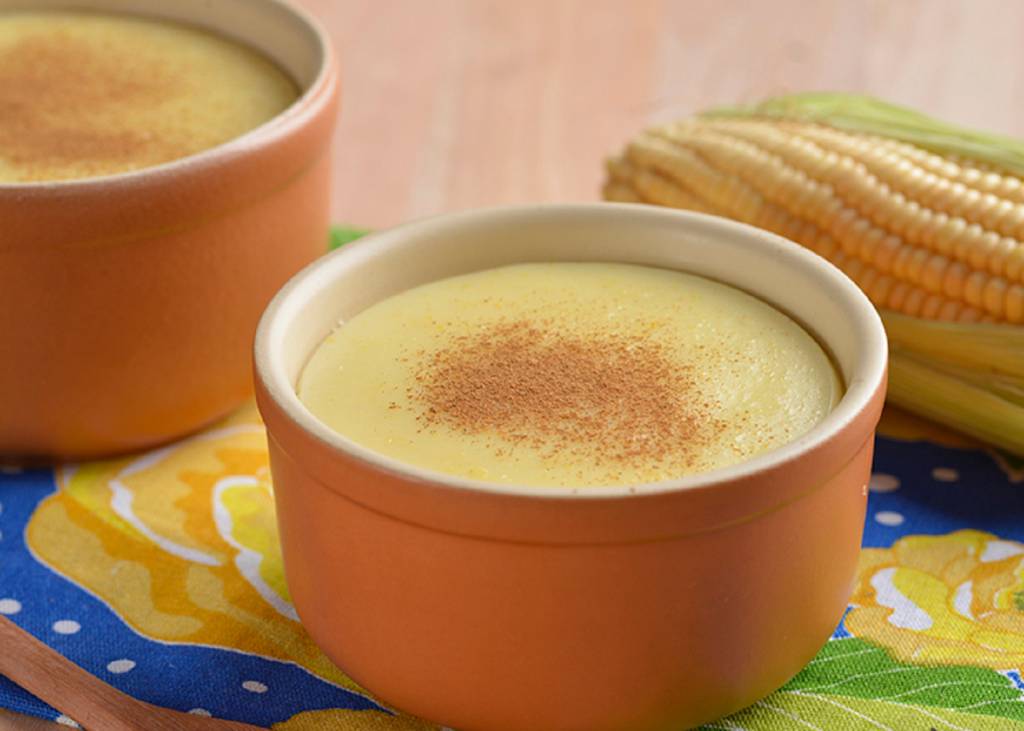 Curau com canela em pó é uma das receitas juninas baratas de fazer