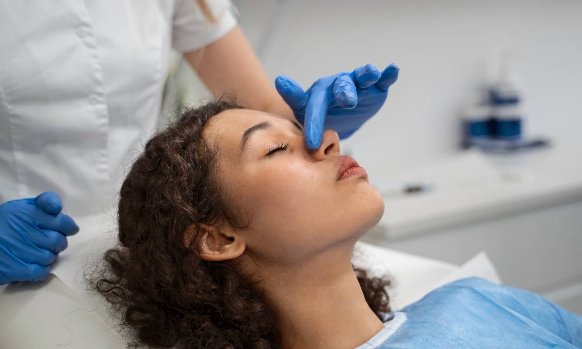 Rinoplastia ultrassônica apresenta benefícios em comparação à tradicional