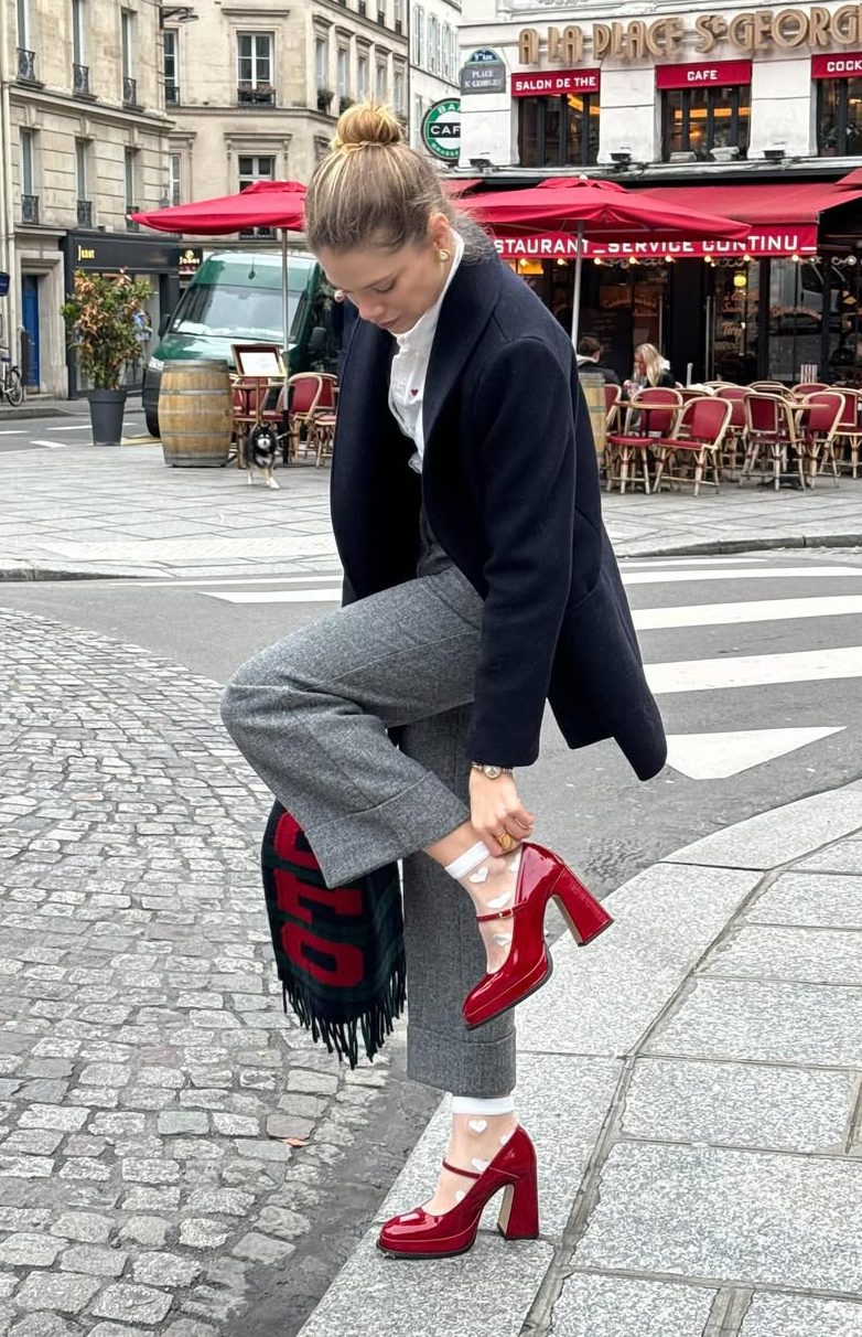 salto-com-meia3 A meia-calça colorida é a aposta das fashionistas para o inverno!