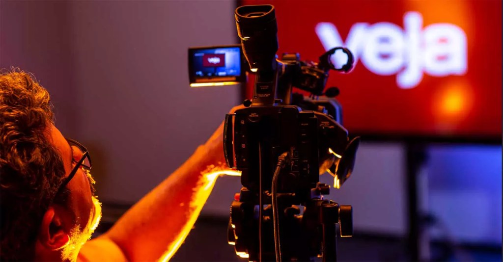 Veja+ estreia na TV gratuita com programação da Editora Abril