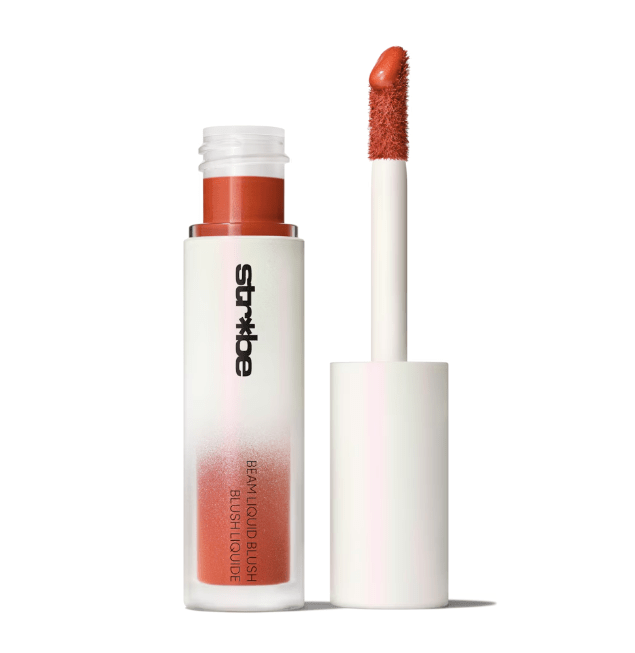 Blush líquido Strobe no tom Lavalite, de MAC